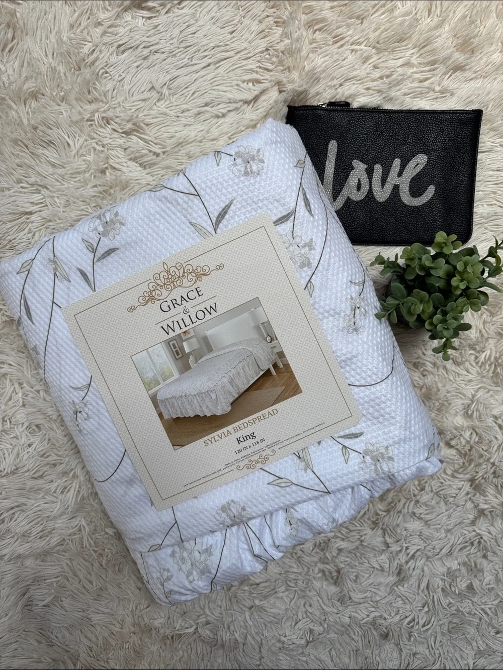 Grace & Willow Sylvia King Floral Bedspread 💗 White & Sage Green